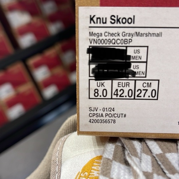 Vans Men’s Knu Skool
Mega Check Gray/Marshmall
VN0009QC0BP
Sneakers - Picture 16 of 16